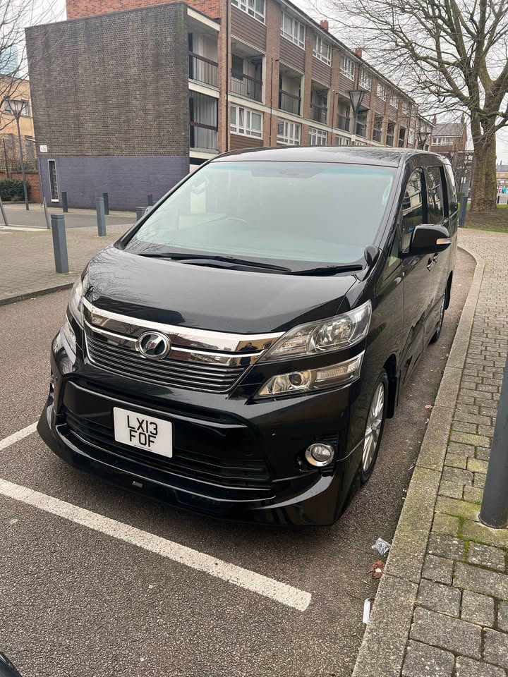 2013 Toyota VellFire