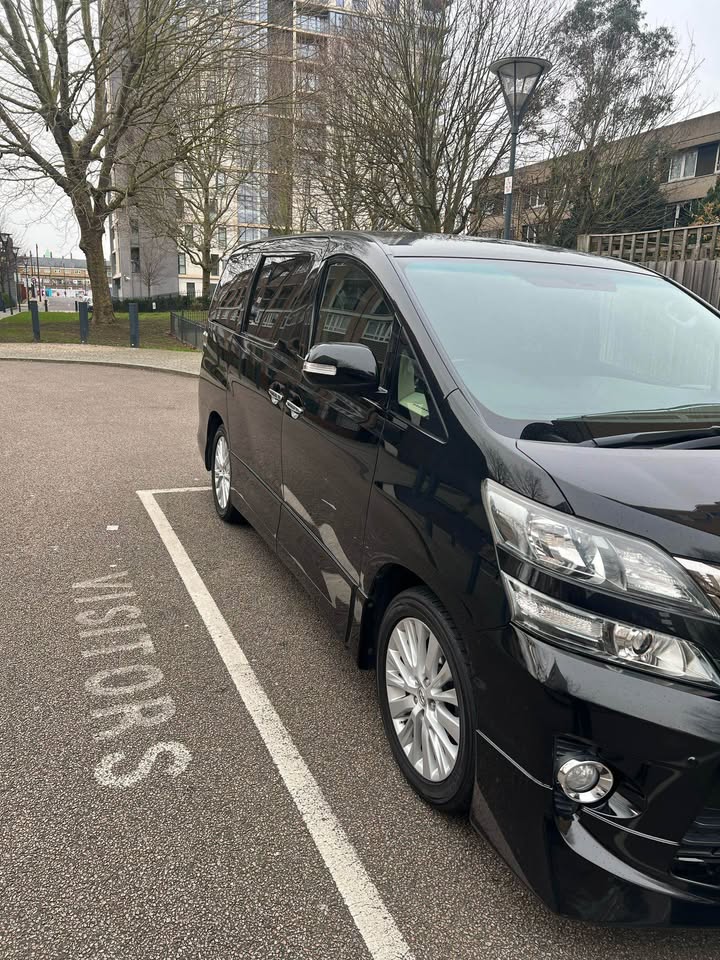 2013 Toyota VellFire