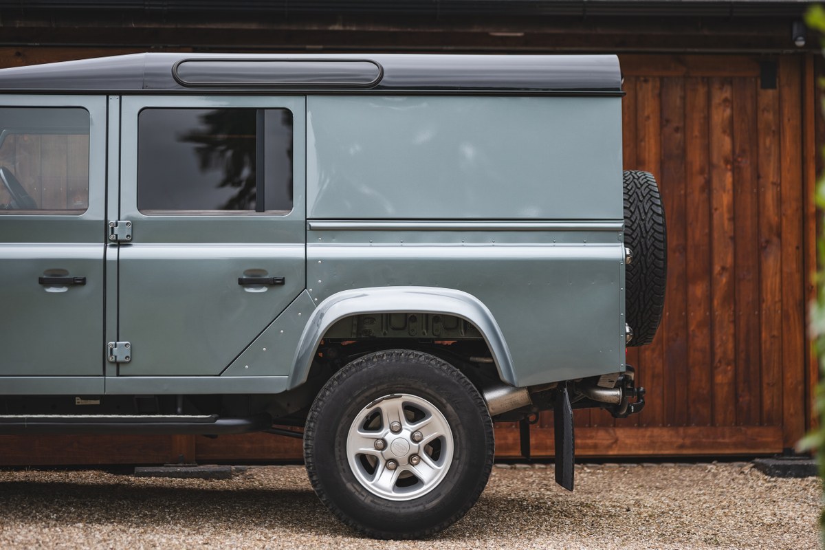 2016 Land Rover Defender 110XS 5 Seat Station Wagon